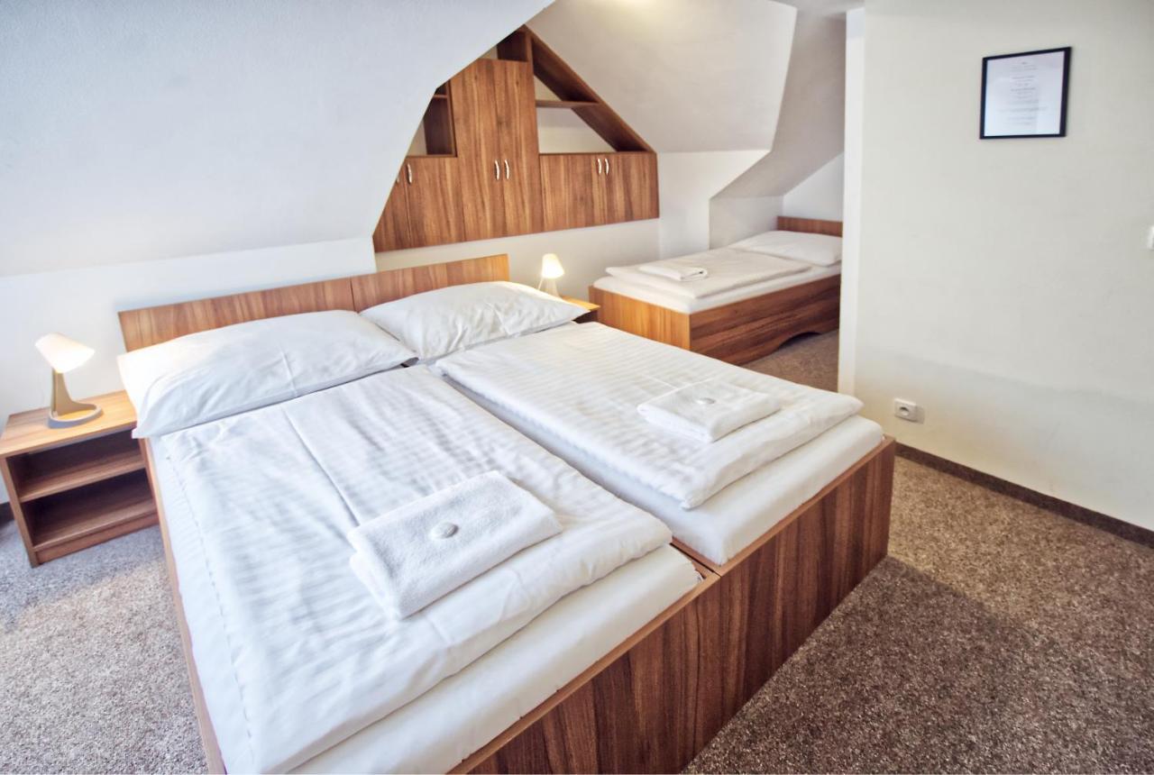 Penzion Kratochvíl Dolní Dunajovice Exterior foto