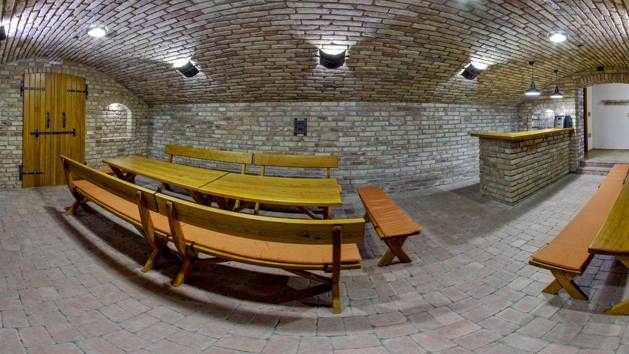 Penzion Kratochvíl Dolní Dunajovice Exterior foto