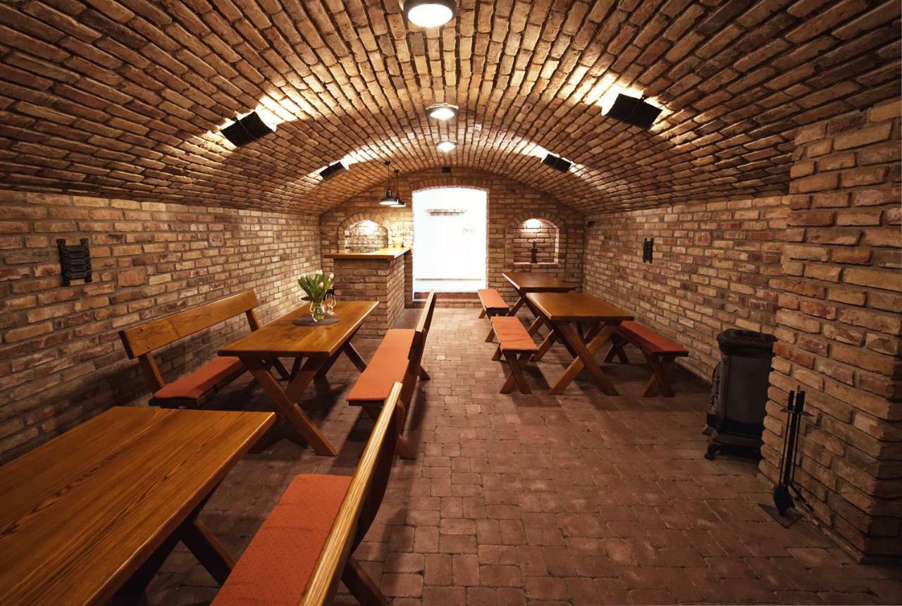 Penzion Kratochvíl Dolní Dunajovice Exterior foto